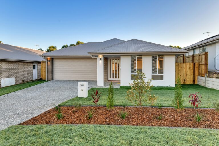 15 Maher Place, GLENEAGLE  QLD  4285