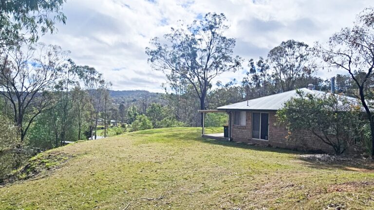 31 Flagstaff Close, KOORALBYN  QLD  4285