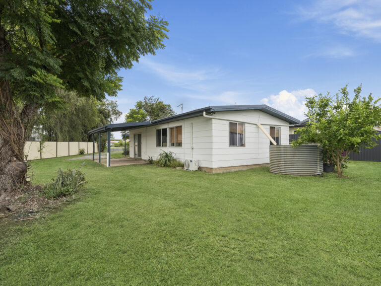 1 Buchanan Street, BEAUDESERT  QLD  4285
