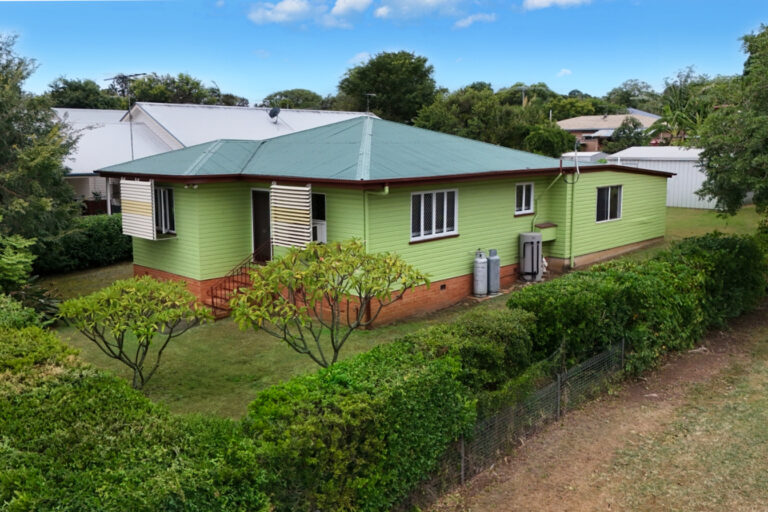 221 Brisbane Street, BEAUDESERT  QLD  4285
