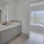 28 Pakenham Rd, GREENBANK, QLD 4124