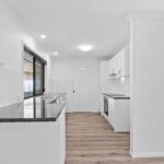 37 Paddies Crescent, CRESTMEAD, QLD 4132
