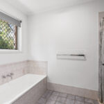 118-120 Eildon Cl, MUNRUBEN, QLD 4125