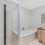 3 Lachlan Street, GLENEAGLE, QLD 4285