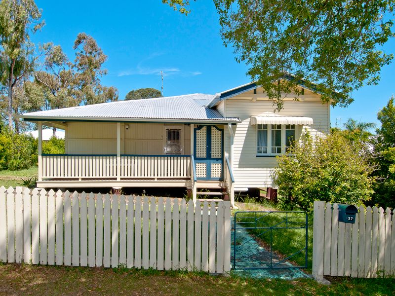 37 Eaglesfield Street, BEAUDESERT, QLD 4285