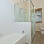 24 Vera St, GREENSLOPES, QLD 4120