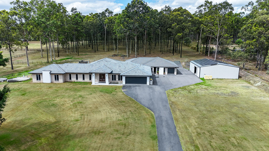 28 Pakenham Rd, GREENBANK, QLD 4124