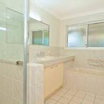 8 Soho Street, HILLCREST, QLD 4118
