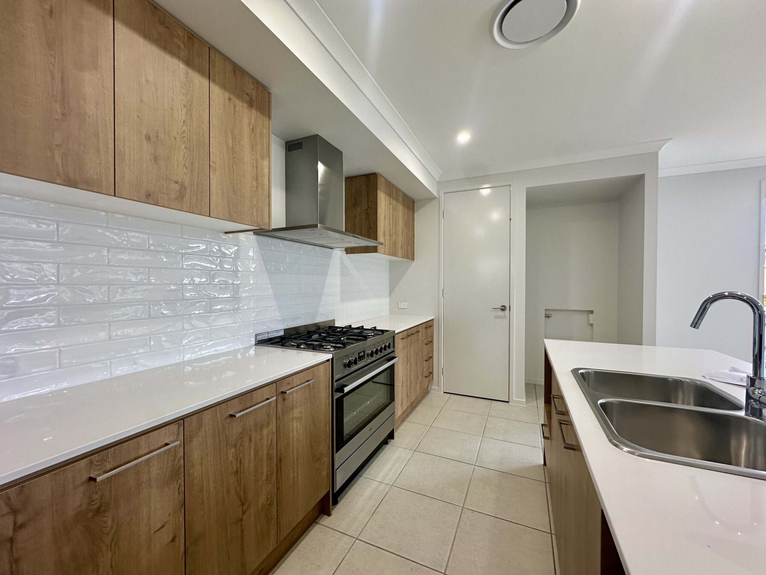 6 Liverpool Cct, YARRABILBA, QLD 4207
