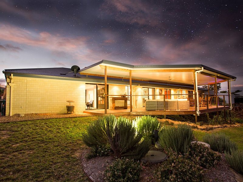 19 Bauer Drive, MUNDOOLUN, QLD 4285