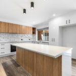 118-120 Eildon Cl, MUNRUBEN, QLD 4125