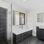 5-7 Tullamore Way, GLENEAGLE, QLD 4285