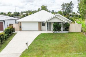 3 Alba La, GLENEAGLE, QLD 4285